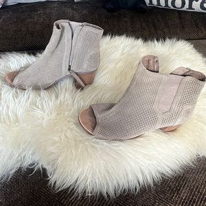 Tom’s Heeled Booties Taupe Colored